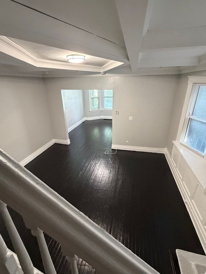 2224 Helen St - Photo 3 of 13