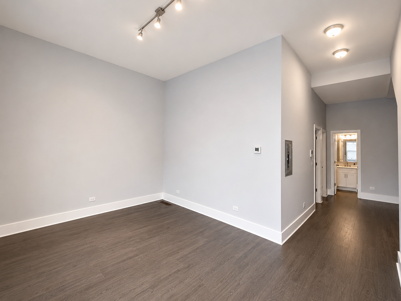 1722 West 21st Street - Photo 2 of 15