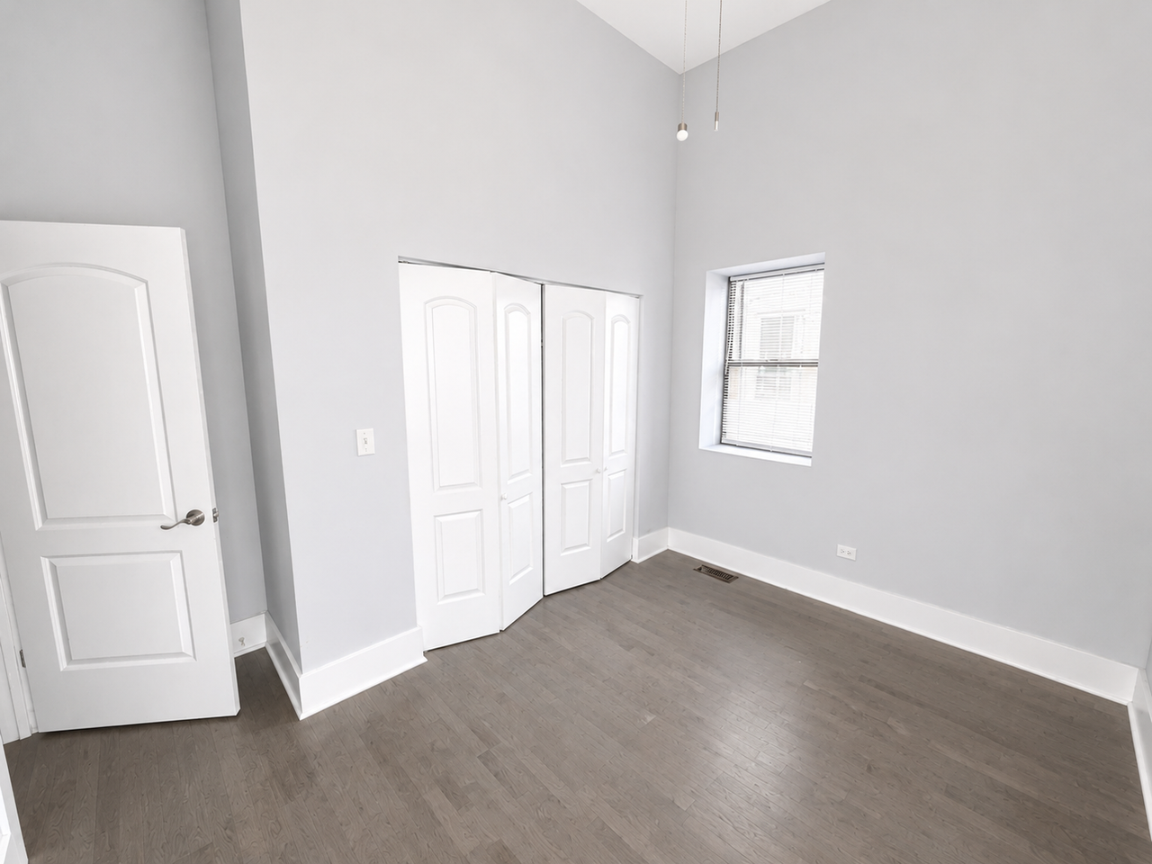 1722 West 21st Street - Photo 4 of 15