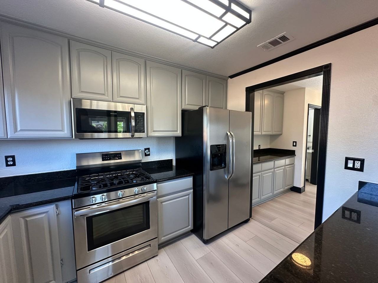 365 Diane Ct - Photo 5 of 19