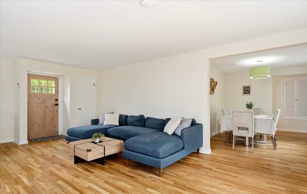 4037 Ne 109th St - Photo 6 of 43