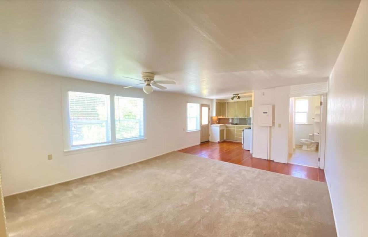 100 Edgecliff Way - Photo 2 of 10
