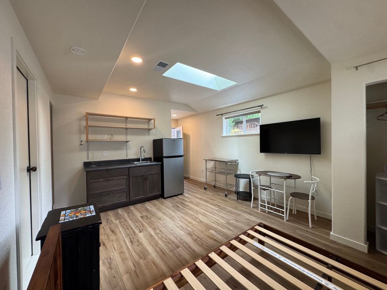 346 California Ave - Photo 3 of 10