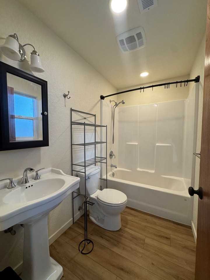 346 California Ave - Photo 7 of 10