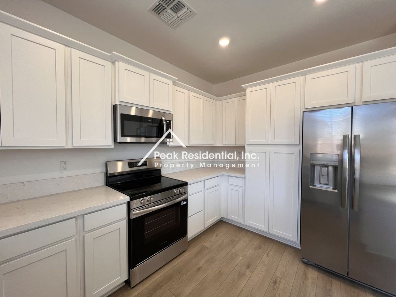 12632 Hereford Ave - Photo 7 of 35