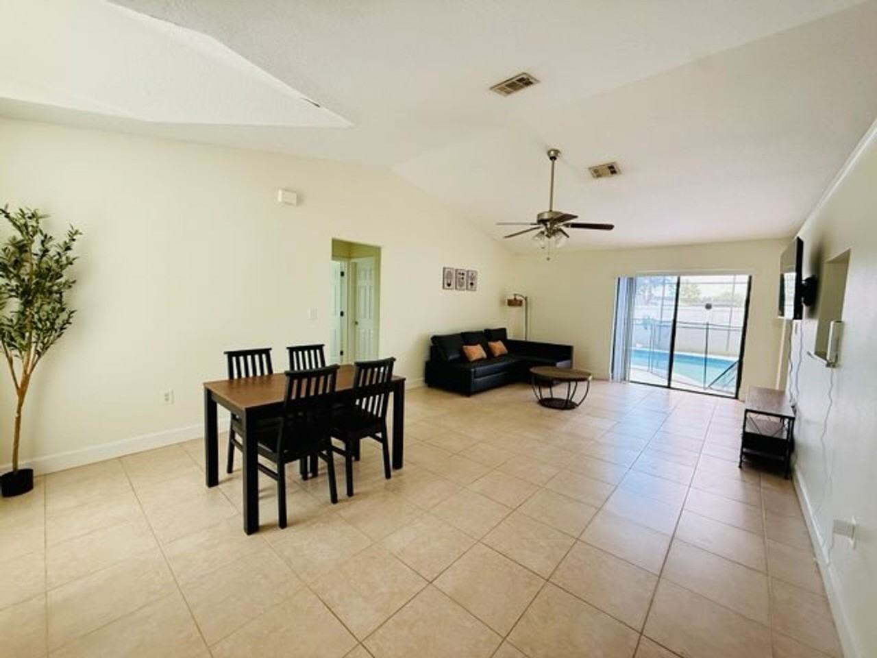 2678 Forest View Ln - Photo 6 of 29