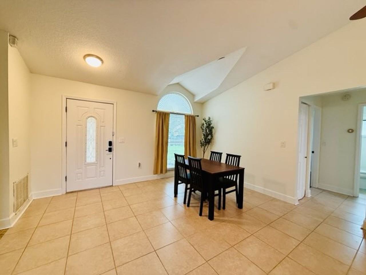 2678 Forest View Ln - Photo 7 of 29