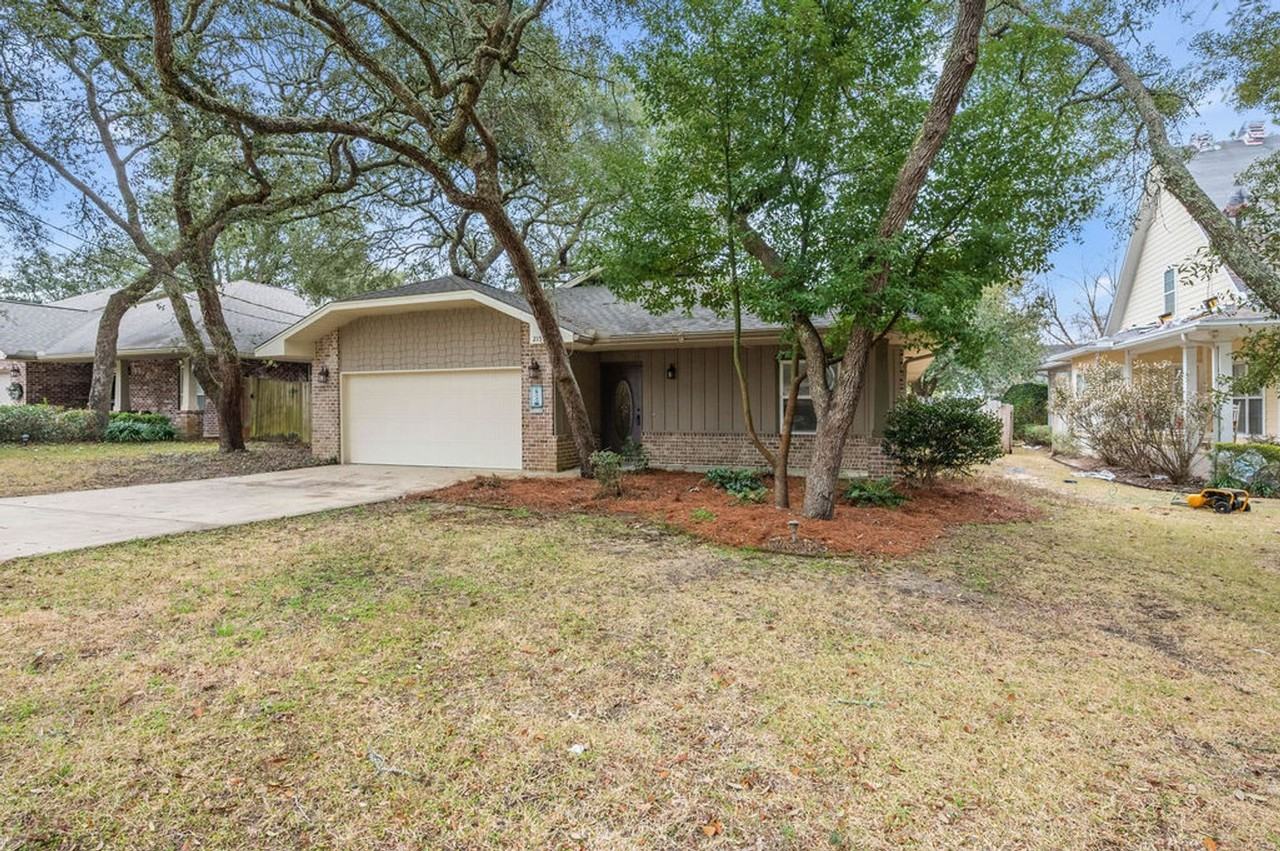 2159 Bayshore Dr - Photo 3 of 41