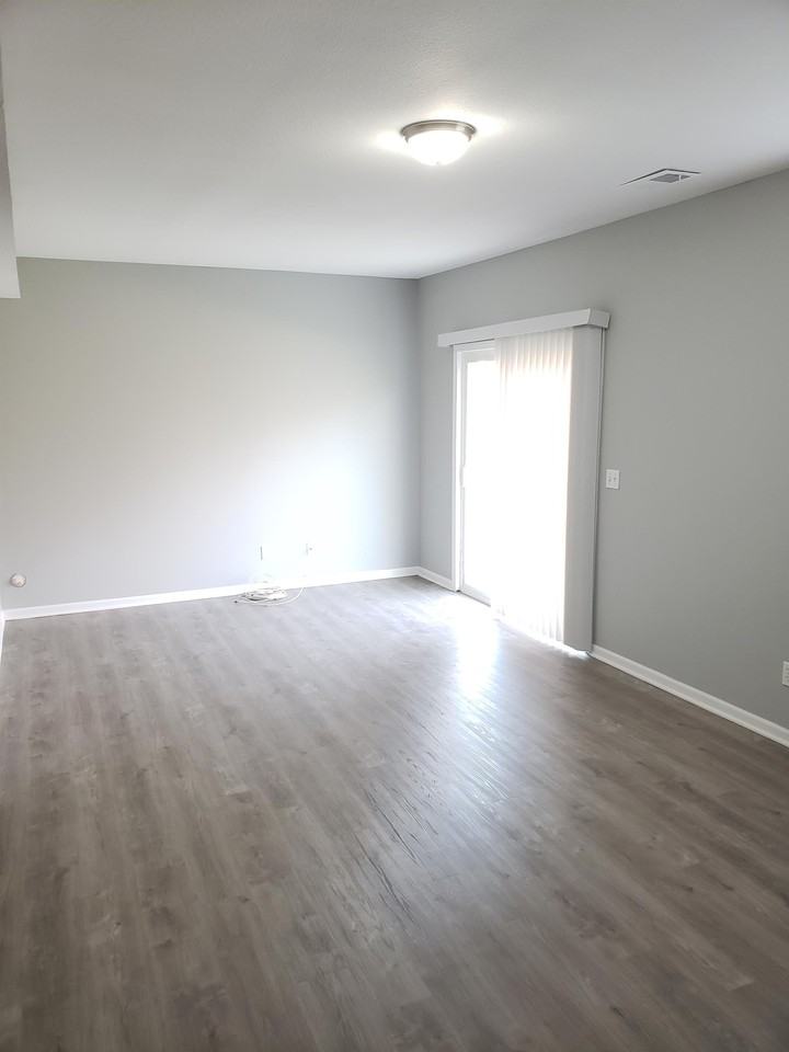 8327 N Nodaway Ave #8327 - Photo 5 of 15
