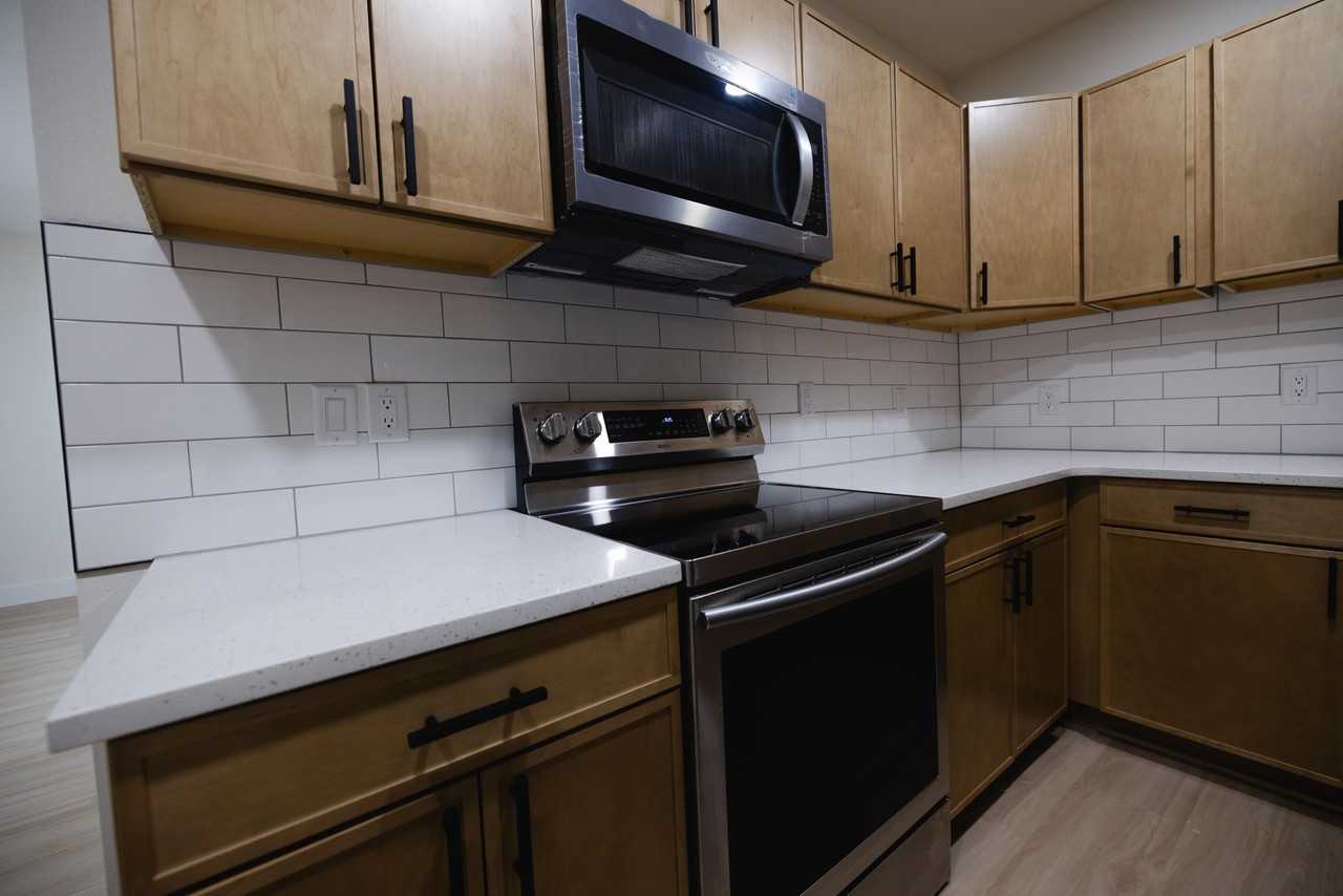 1420 10th St - Photo 5 of 20