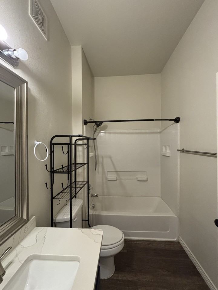 251 W Miller Ave - Photo 3 of 9