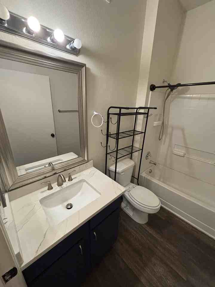 251 W Miller Ave - Photo 4 of 9