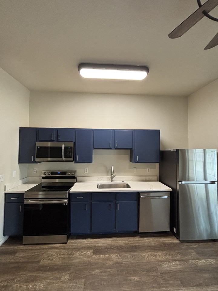 251 W Miller Ave - Photo 7 of 9