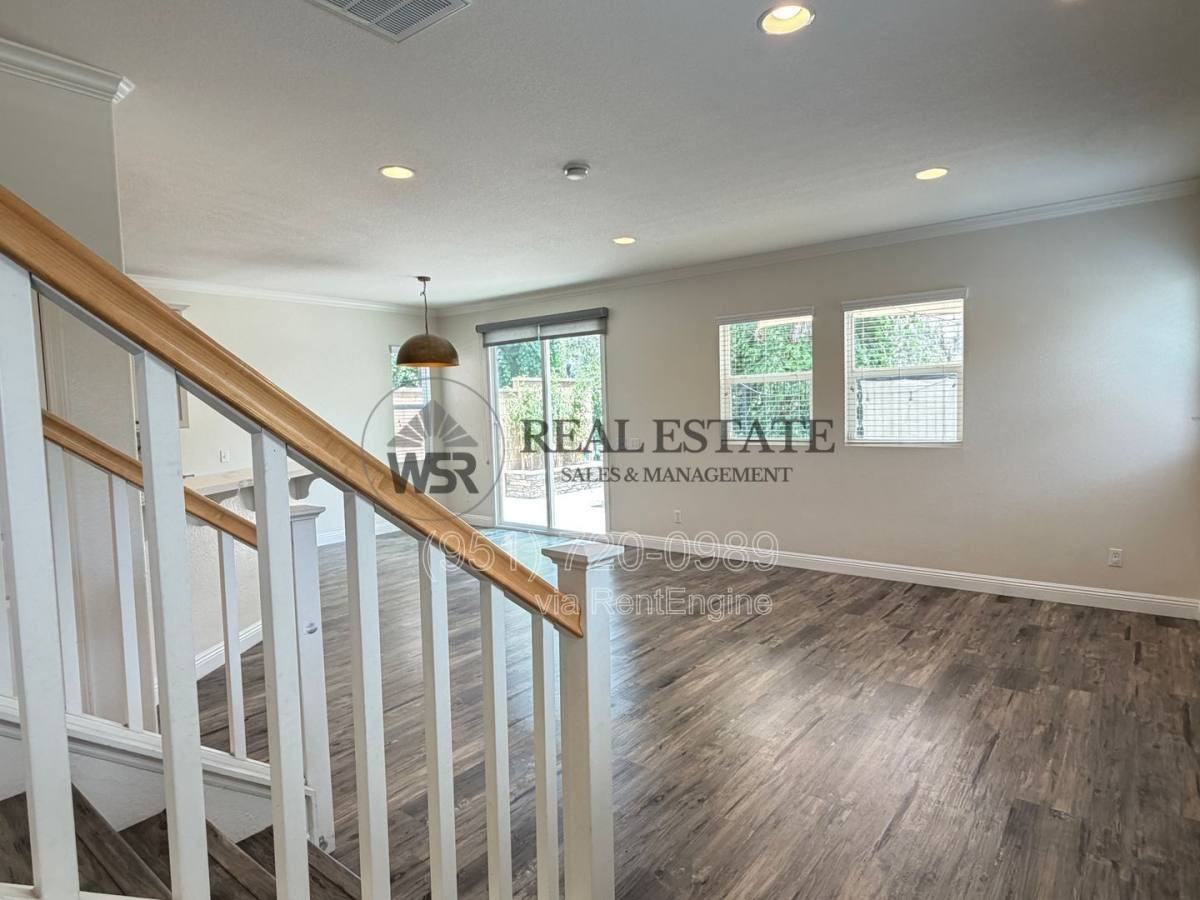 5798 Mapleview Dr - Photo 2 of 10
