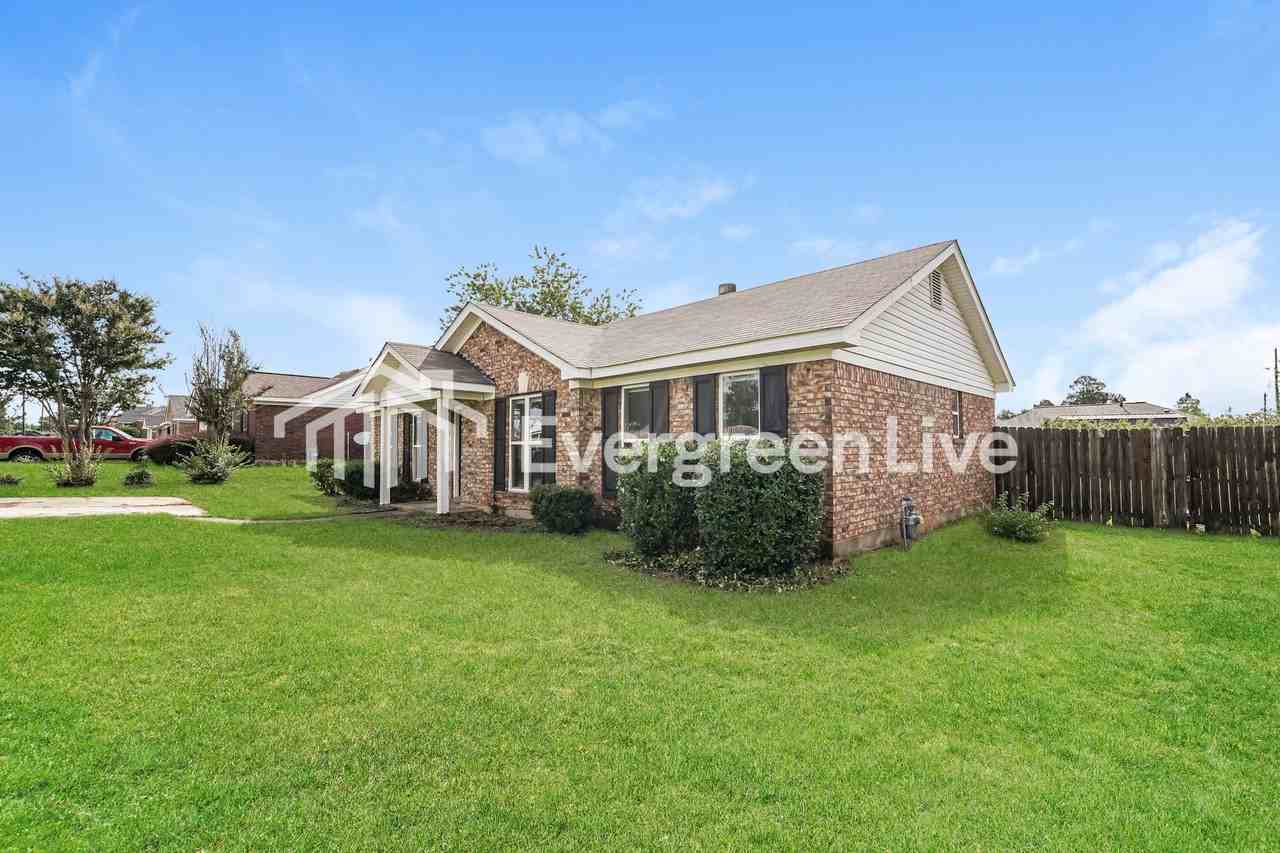 3345 Hamden St - Photo 3 of 15
