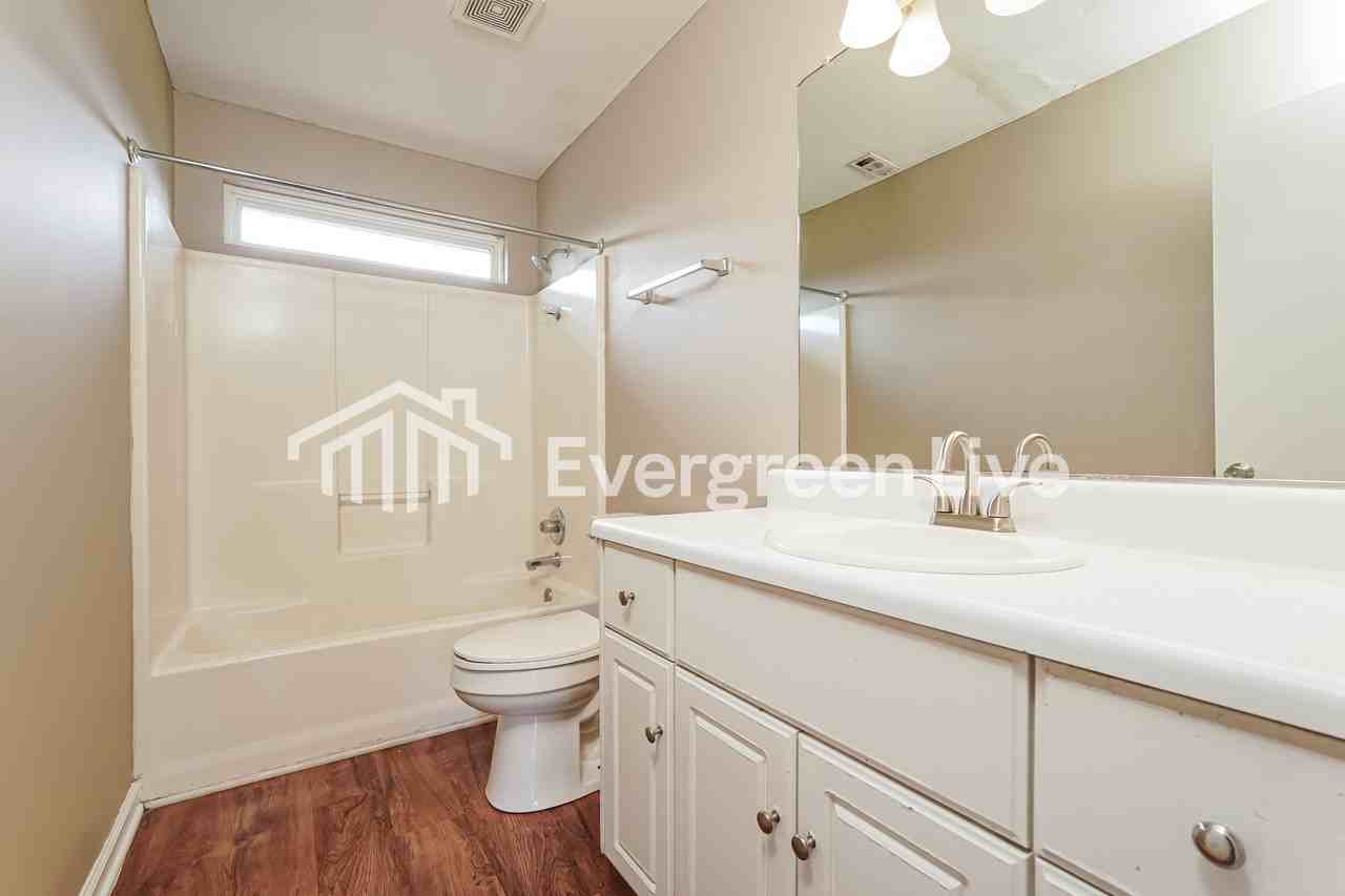 3345 Hamden St - Photo 4 of 15