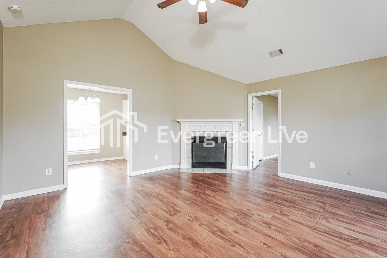3345 Hamden St - Photo 6 of 15