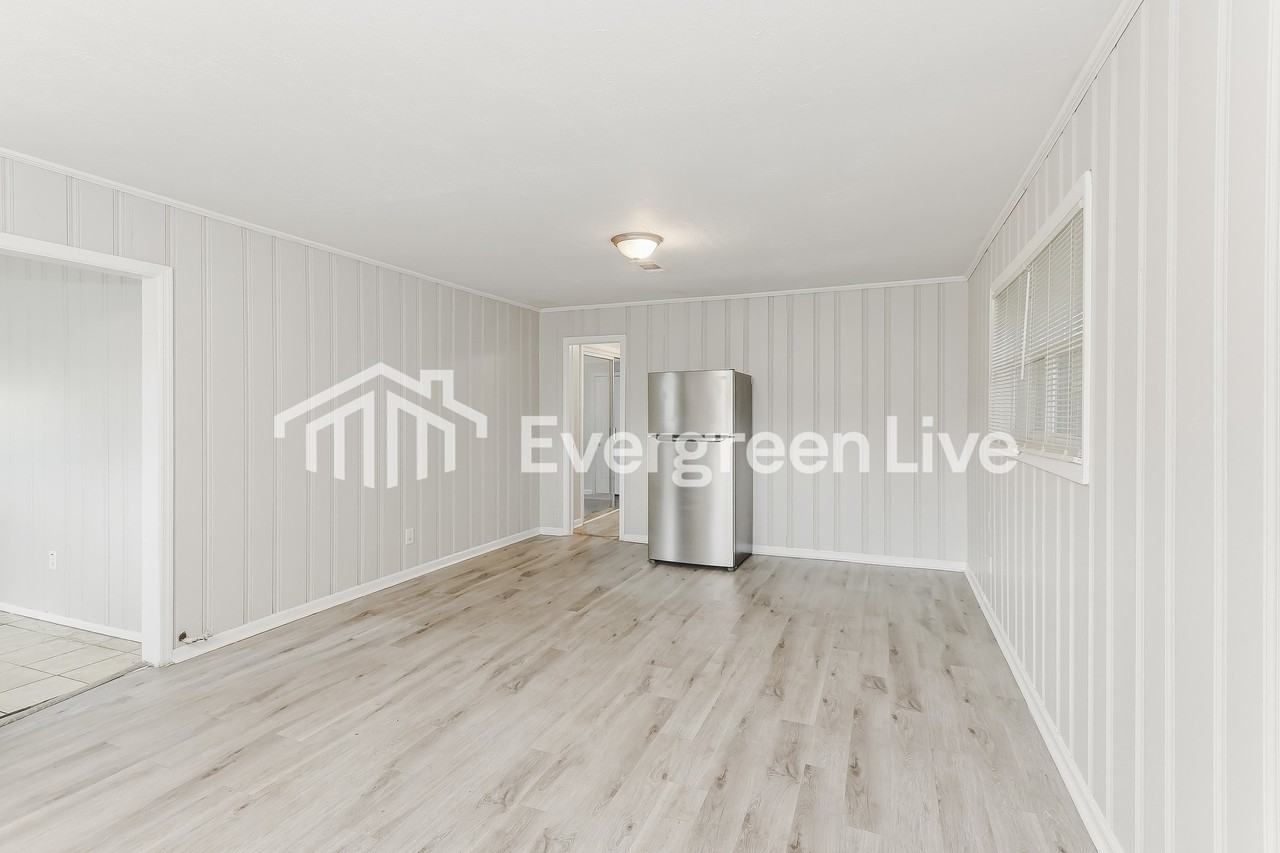3111 Ashmore Dr - Photo 6 of 15