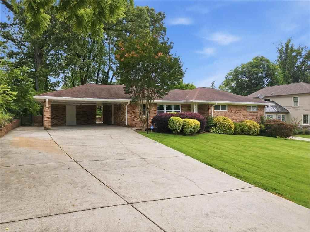 2140 Oakawana Dr Ne - Photo 2 of 37