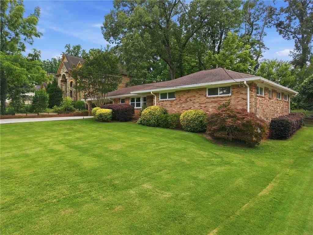 2140 Oakawana Dr Ne - Photo 3 of 37