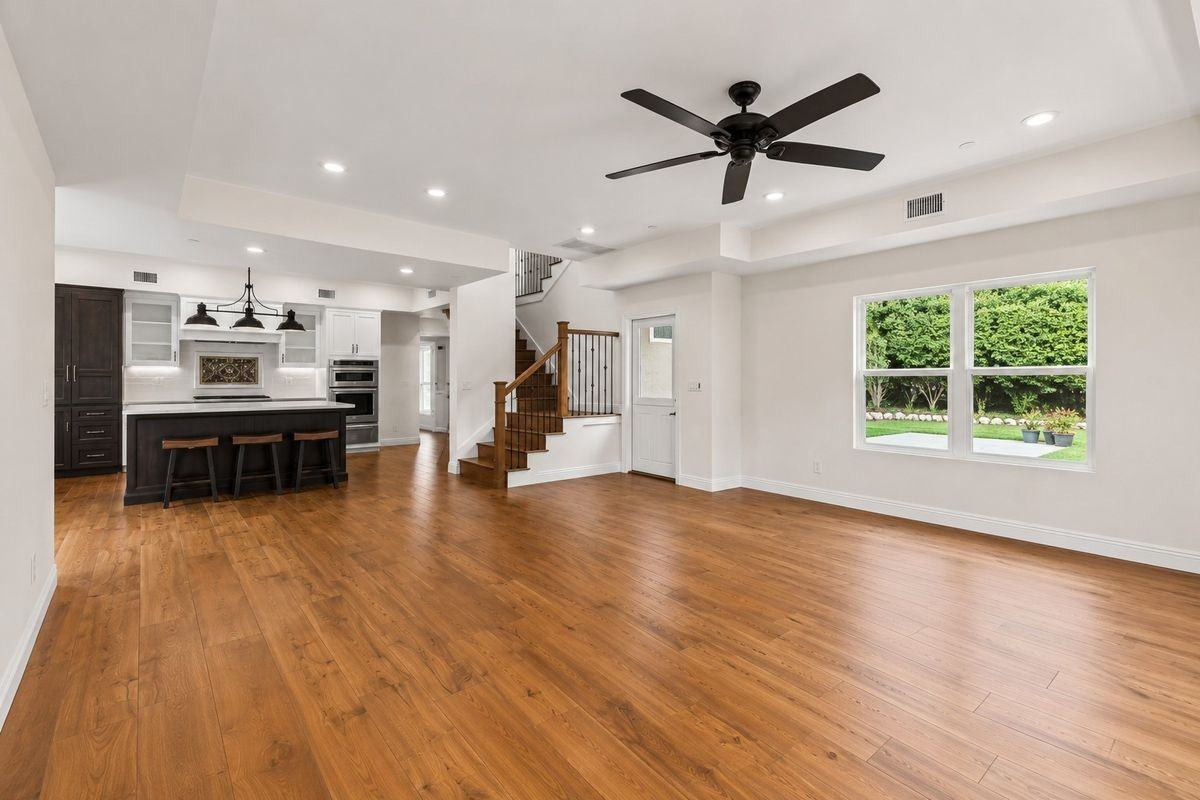 1096 Canyon View Dr - Photo 4 of 29