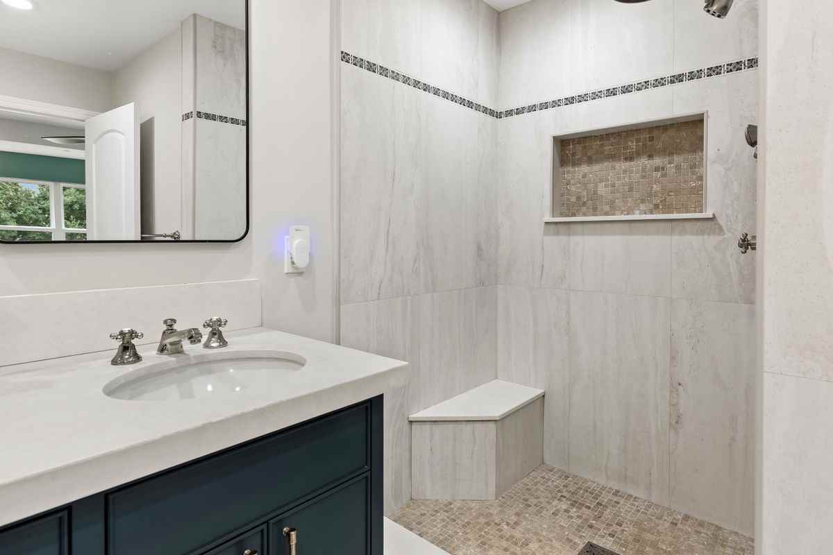 1096 Canyon View Dr - Photo 5 of 29