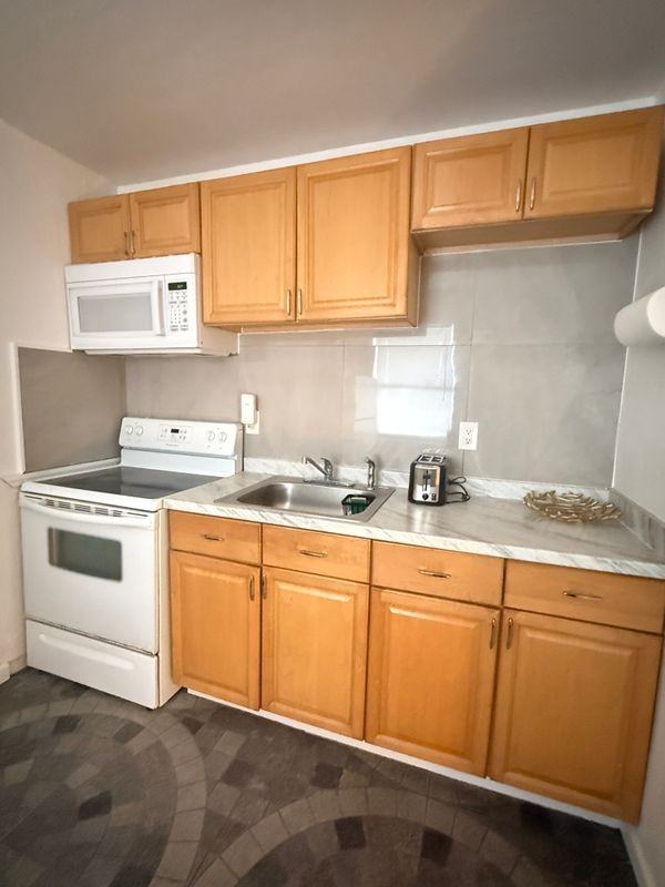 2301 Avenue S - Photo 2 of 8