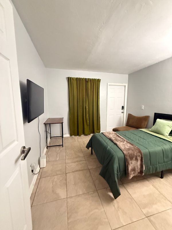 2301 Avenue S - Photo 5 of 8