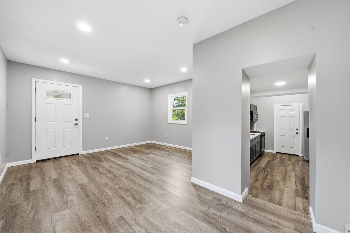 143 Walnut Rd ##B - Photo 4 of 9