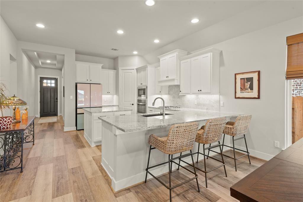 111 Chinaberry Bnd - Photo 3 of 3