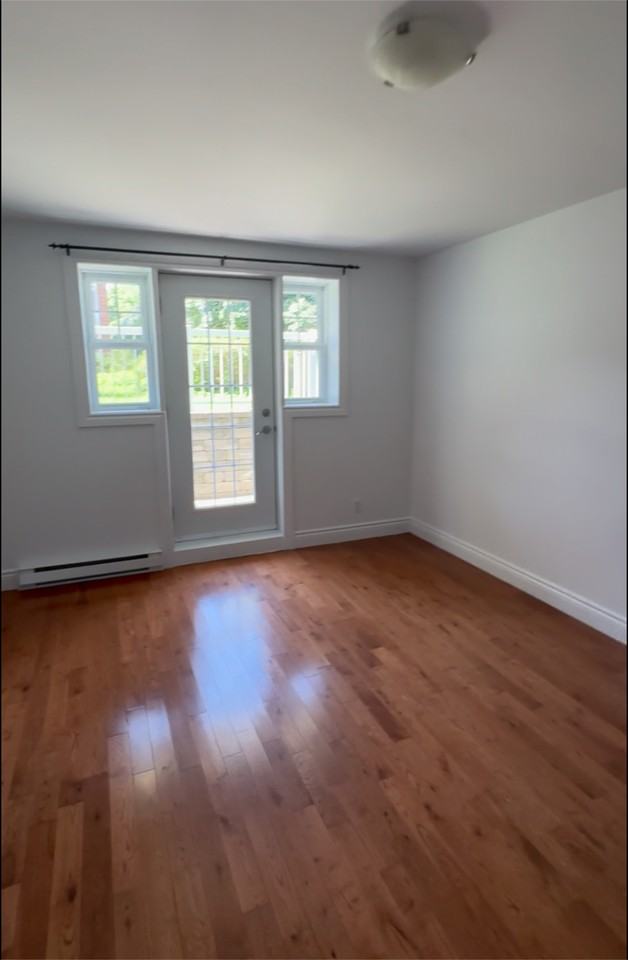 2940 Avenue Van Horne #1 - Photo 2 of 16