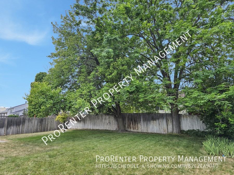 9132 S Sandy Creek Cir - Photo 3 of 4