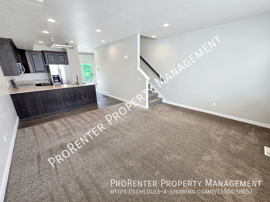 2516 N Knights Ln - Photo 7 of 20