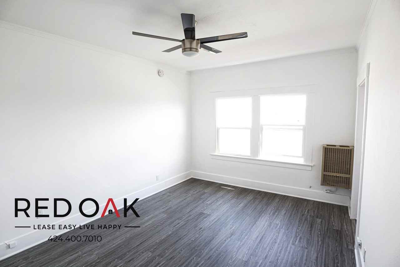 527 W 15th St #23 - Photo 2 of 13