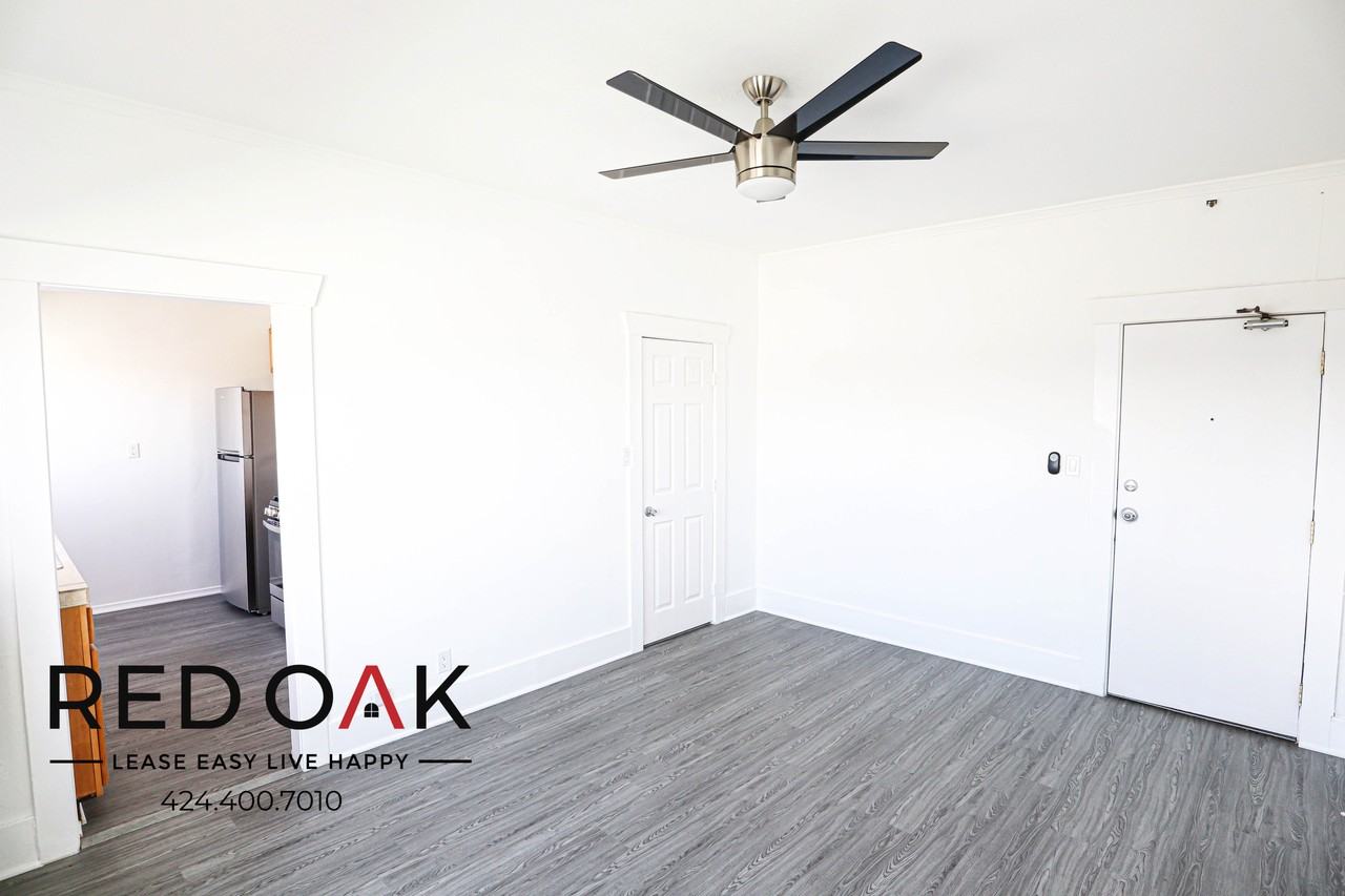 527 W 15th St #23 - Photo 6 of 13