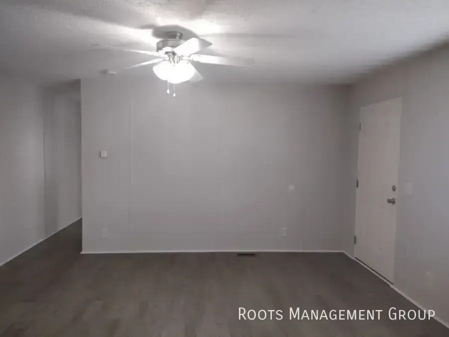 2463 Gena Ann Ln - Photo 3 of 10