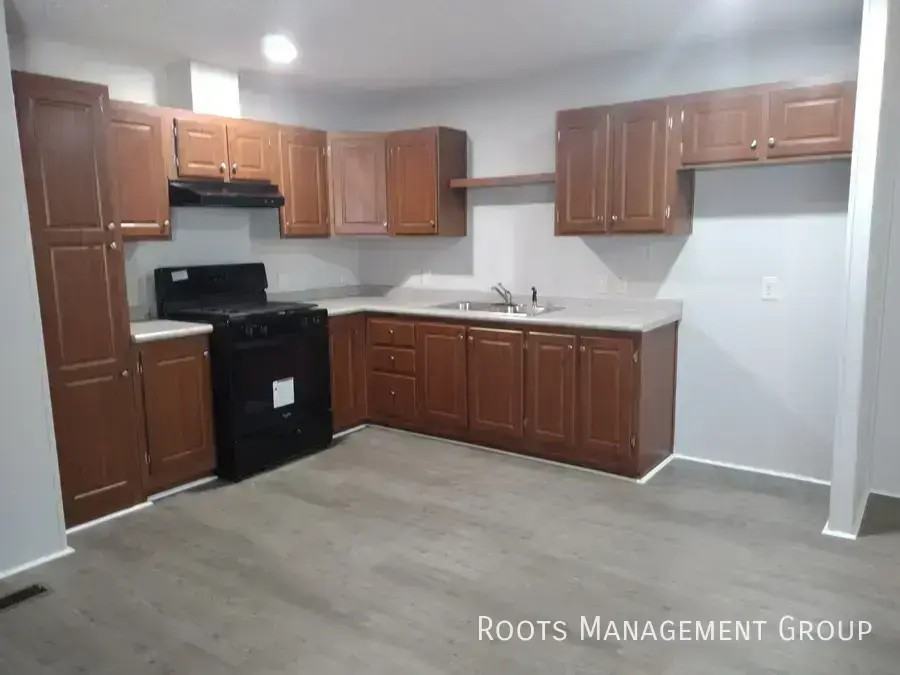2463 Gena Ann Ln - Photo 4 of 10