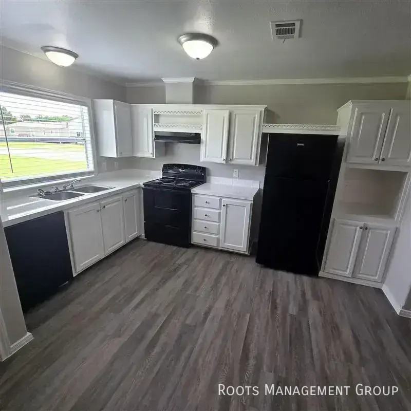16019 Clarke Springs Dr #16019C - Photo 4 of 22