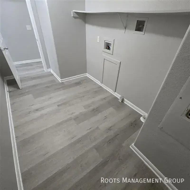 16043 Clarke Springs Dr #16043C - Photo 5 of 18