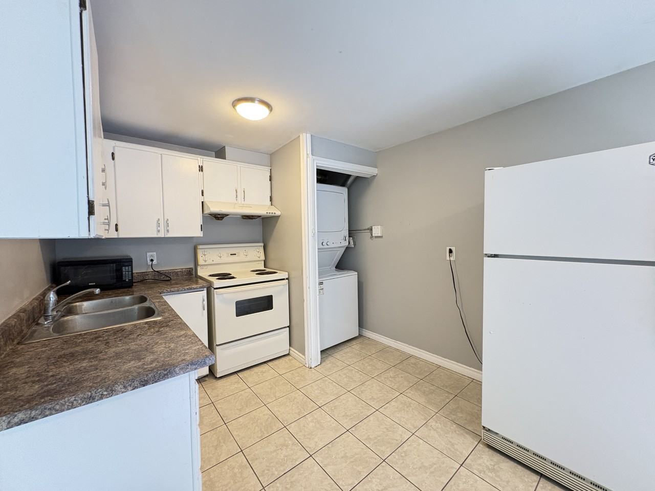 40 Amos Avenue Waterloo, ON - Photo 4 of 20