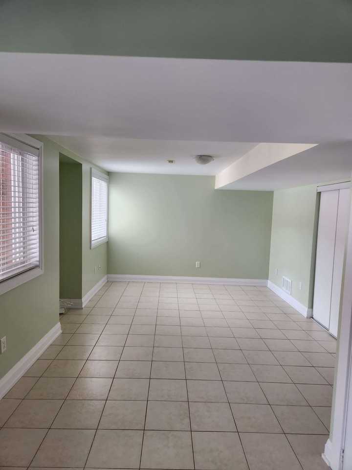 103 Sun King Crescent, Barrie, Ontario, Canada, L4M 0E6 - Photo 2 of 8