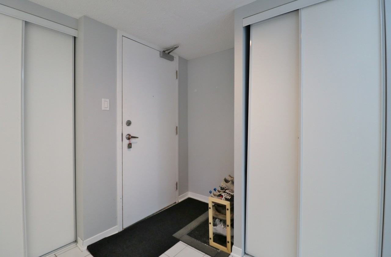 35 Holland Ave #302 - Photo 3 of 34