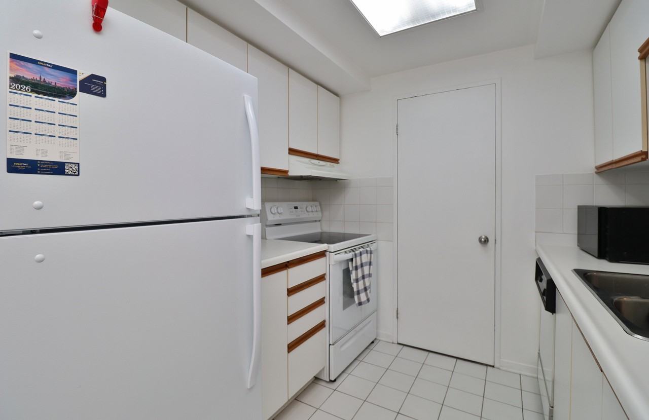 35 Holland Ave #302 - Photo 5 of 34