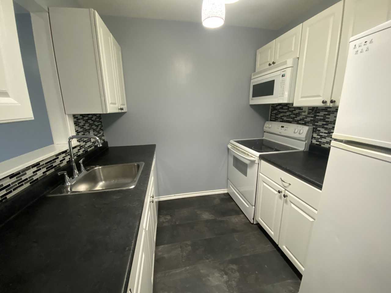 580 Apartment Building - Photo 3 of 14