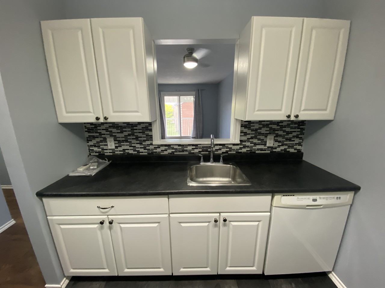 580 Apartment Building - Photo 4 of 14