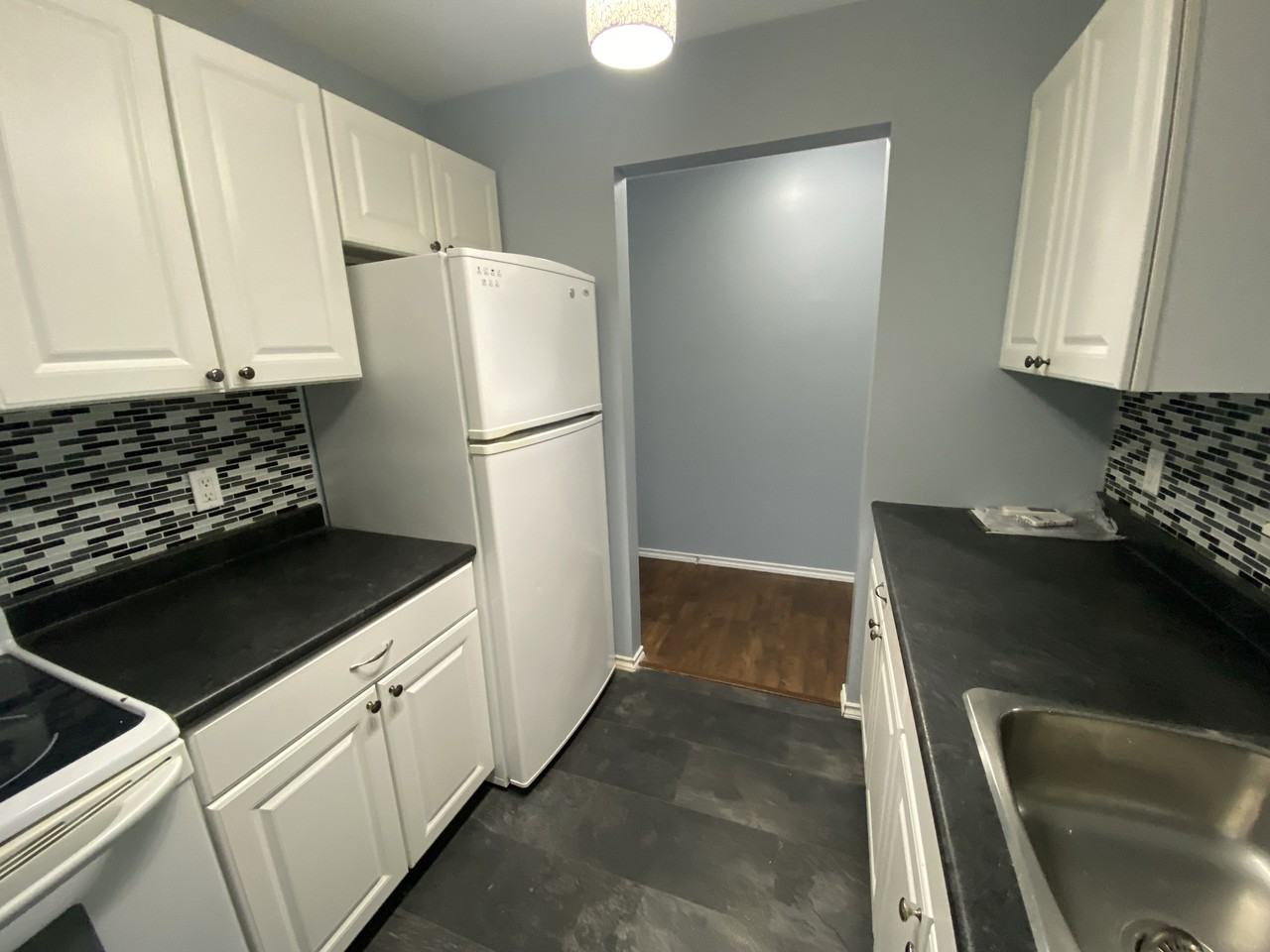 580 Apartment Building - Photo 5 of 14