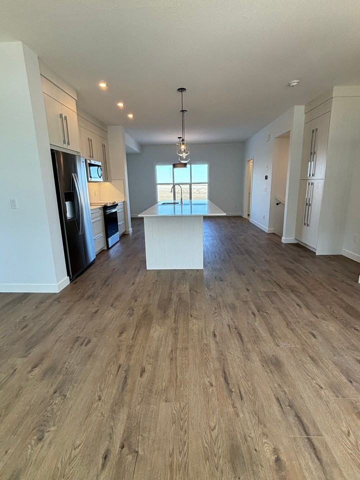 154 Merganser Drive West - Photo 2 of 15