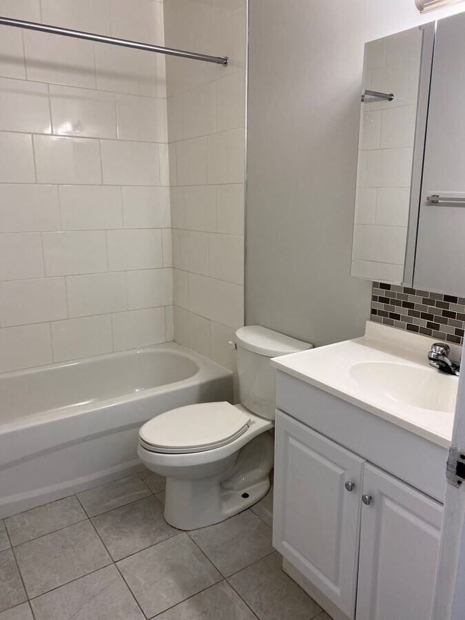 Darren Manor - Photo 5 of 5