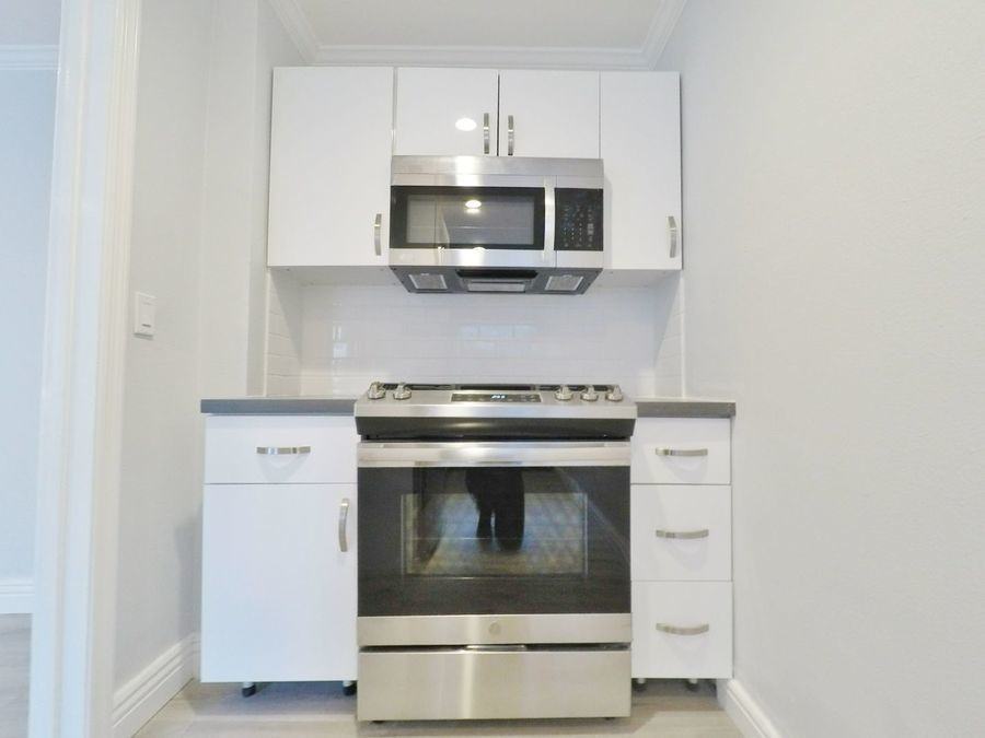 1925 10th St #11 - Photo 3 of 5