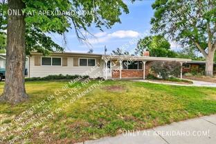 6828 W Ashland Dr - Photo 1 of 1
